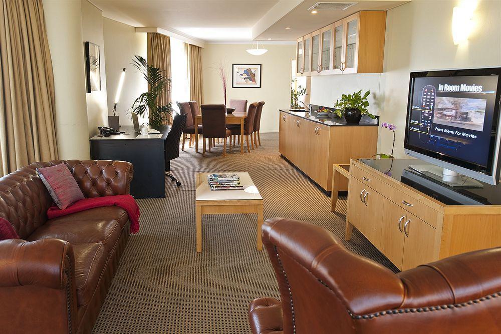 Rydges Hotel 4*