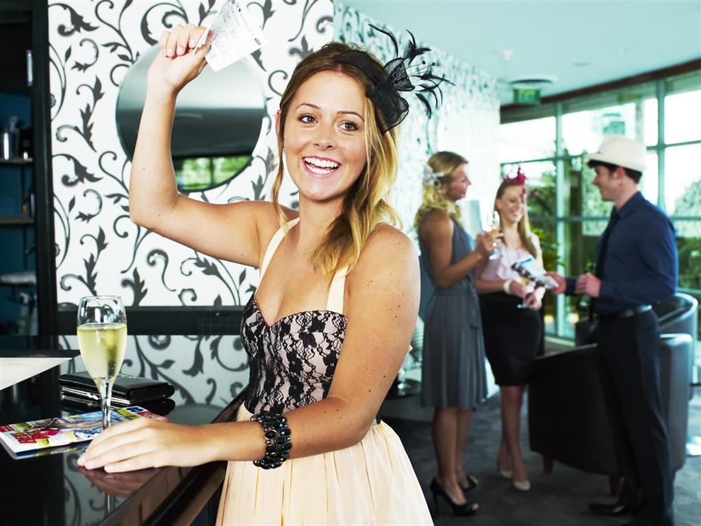 Rydges Hotel 4*